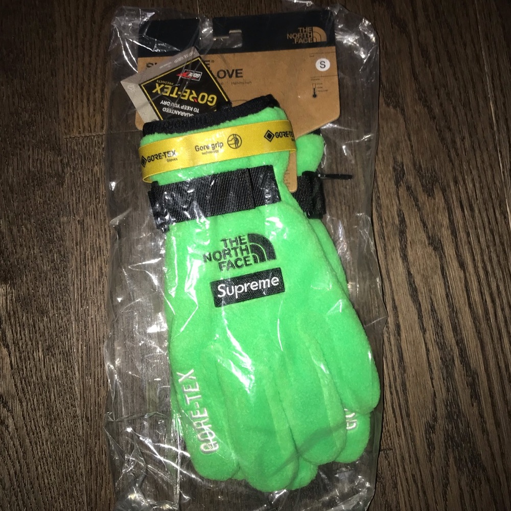 Supreme North Face RTG Fleece Gloves Bright Green